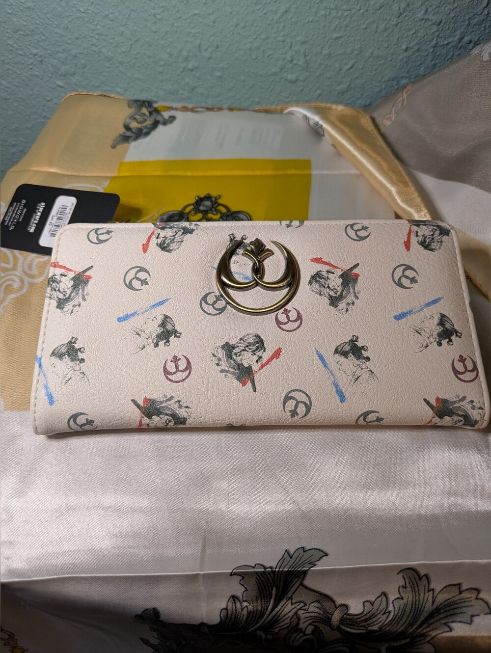 Bioworld Star Wars Rey Rebel Resistance Zip Around Wallet - NWT